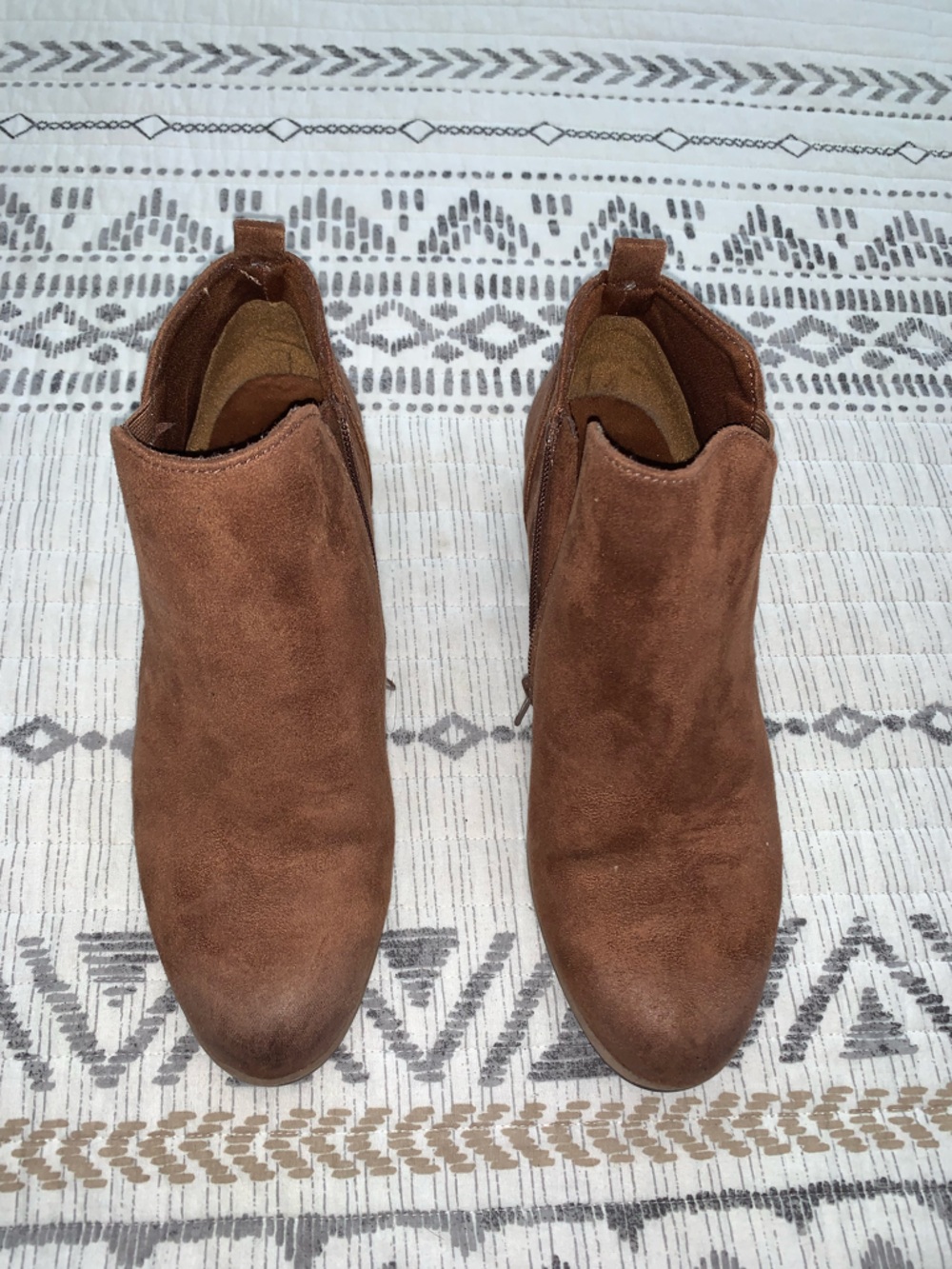 Arizona Women’s Brown Suede Ankle Boots - Classic Chelsea Style - Size 8